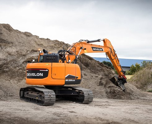 DOOSAN MARQUE SON NOUVEAU DÉPART EN TANT QUE "DEVELON"