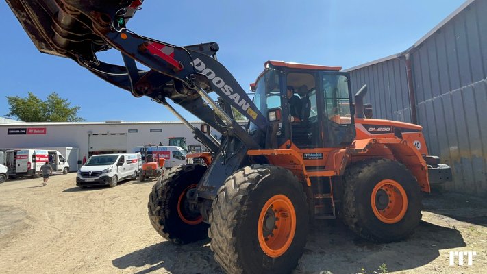 Cargadora de ruedas Doosan DL250-5 - 1