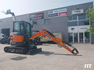 Excavadora Develon DX27Z - 1