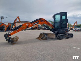 Excavadora Doosan DX35Z - 3