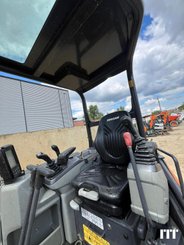 Excavadora Doosan DX27Z - 3